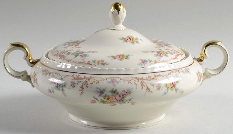 Garden Manor (Cream Background) Round Covered Vegetable by Princess (Bavaria, Czech)-1