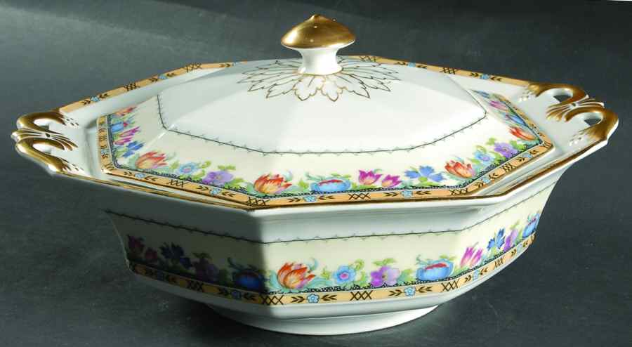 Newport (Cream & White) Round Covered Vegetable by Princess (Bavaria, Czech)-1