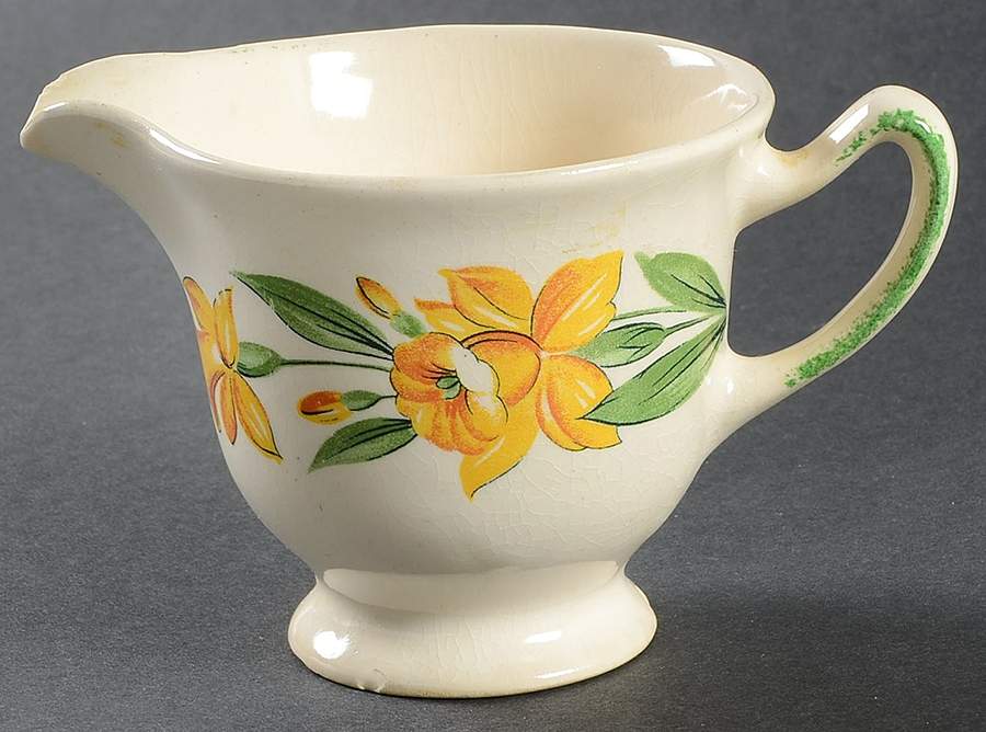 Jonquil (Smooth, No Trim) Creamer by Paden City-1