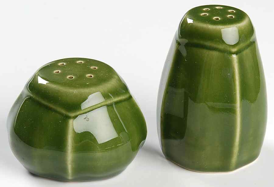 Minion Dell Green Salt & Pepper Set by Paden City-1