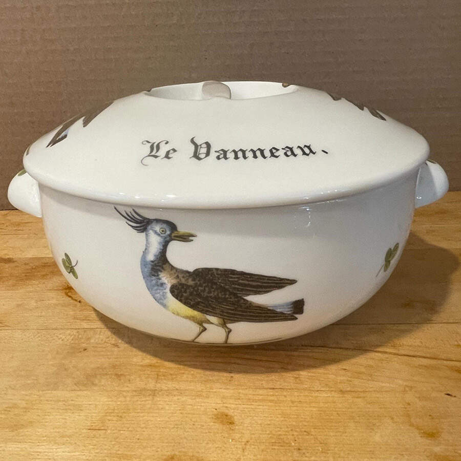 Chambord 1.5 Qt Round Covered Casserole by Porcelaine d'Auteuil-1