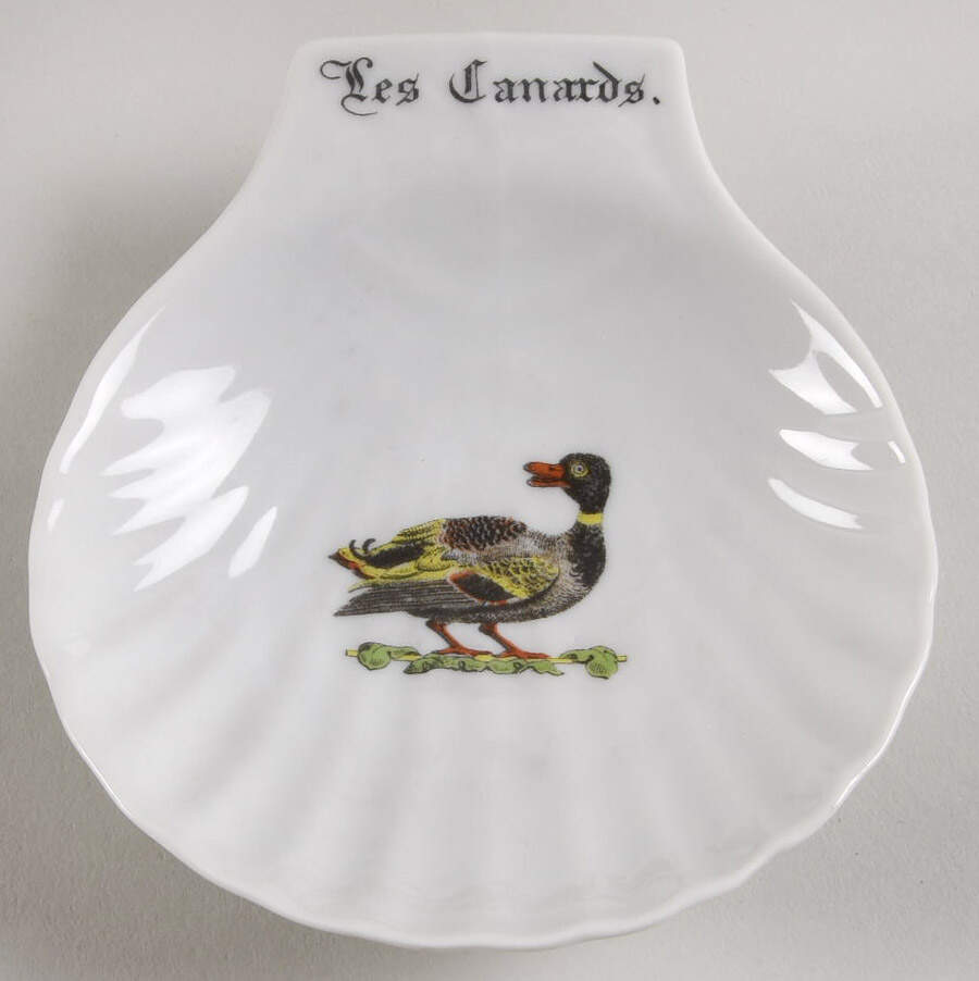 Chambord Shell Shaped Dish by Porcelaine d'Auteuil-1