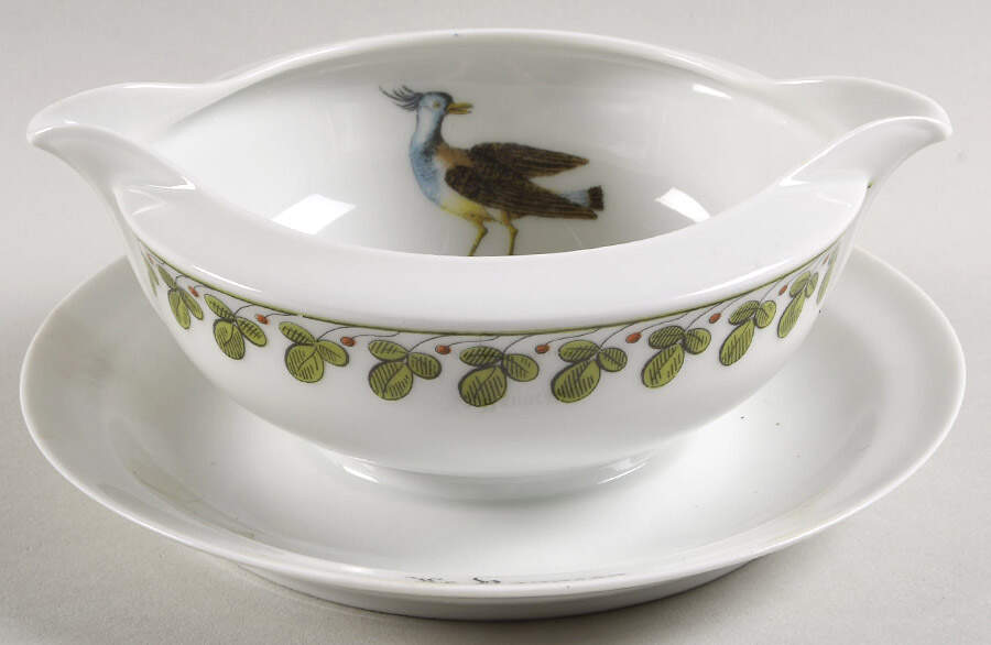 Chambord Gravy Boat with Attached Underplate by Porcelaine d'Auteuil-1