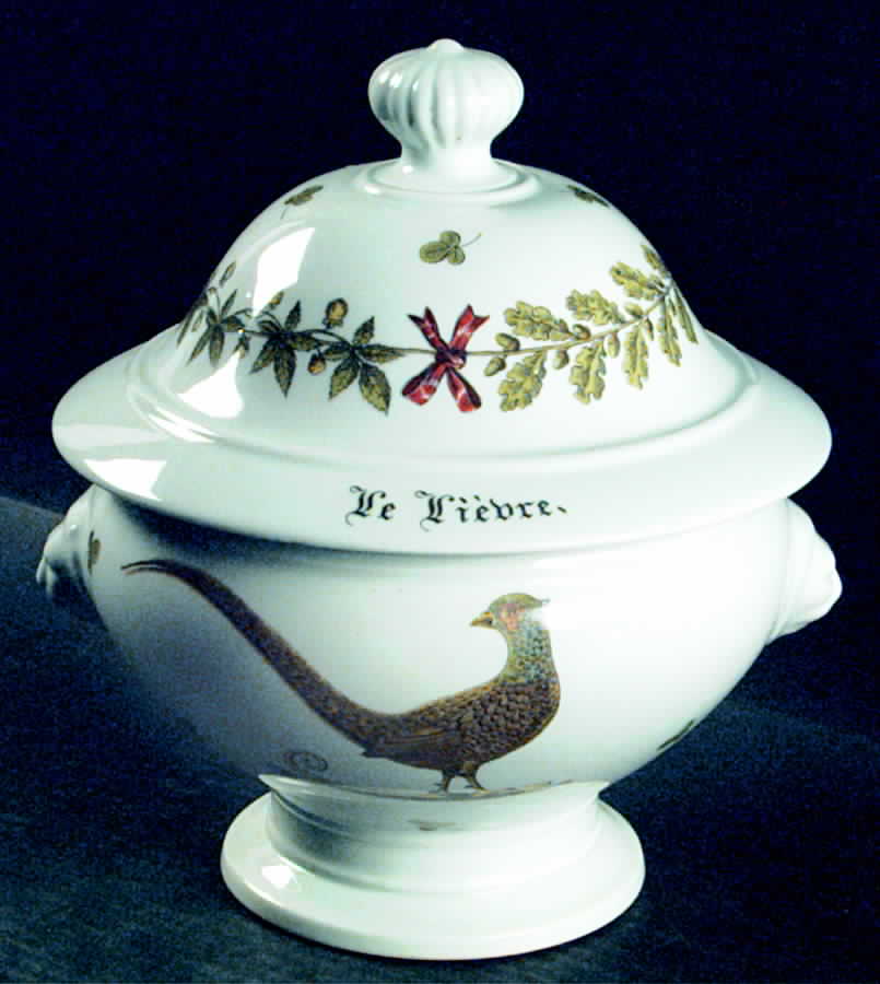 Chambord Round Covered Vegetable by Porcelaine d'Auteuil-1