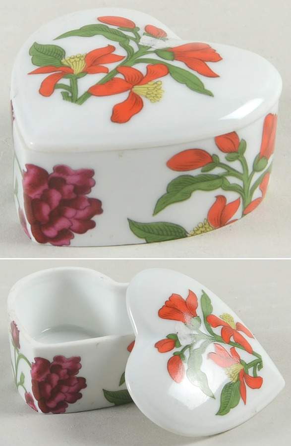 Herbier Heart Shape Box & Lid by Porcelaine De Paris-1