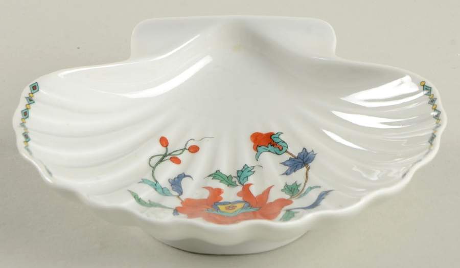 Pavot Shell Shaped Dish by Porcelaine De Paris-1