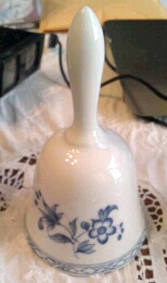 Vieux Chine Bleu Bell by Porcelaine De Paris-1