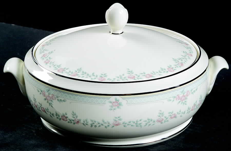 Alexandra Round Covered Vegetable by Pfaltzgraff-1