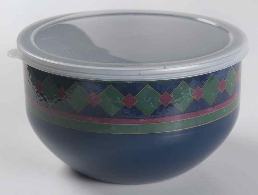 Amalfi Classic 7 3/4" Metal Bowl W/Plastic Lid by Pfaltzgraff-1