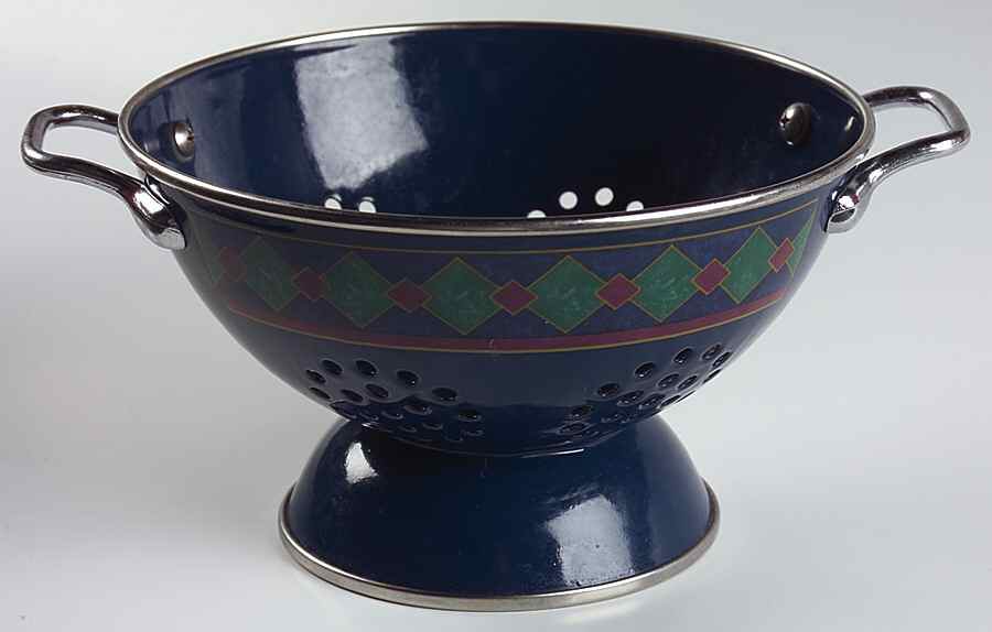 Amalfi Classic 1.5 Quart Metal Colander by Pfaltzgraff-1