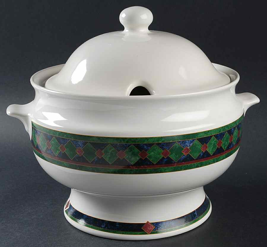Amalfi Classic Tureen &  Lid by Pfaltzgraff-1