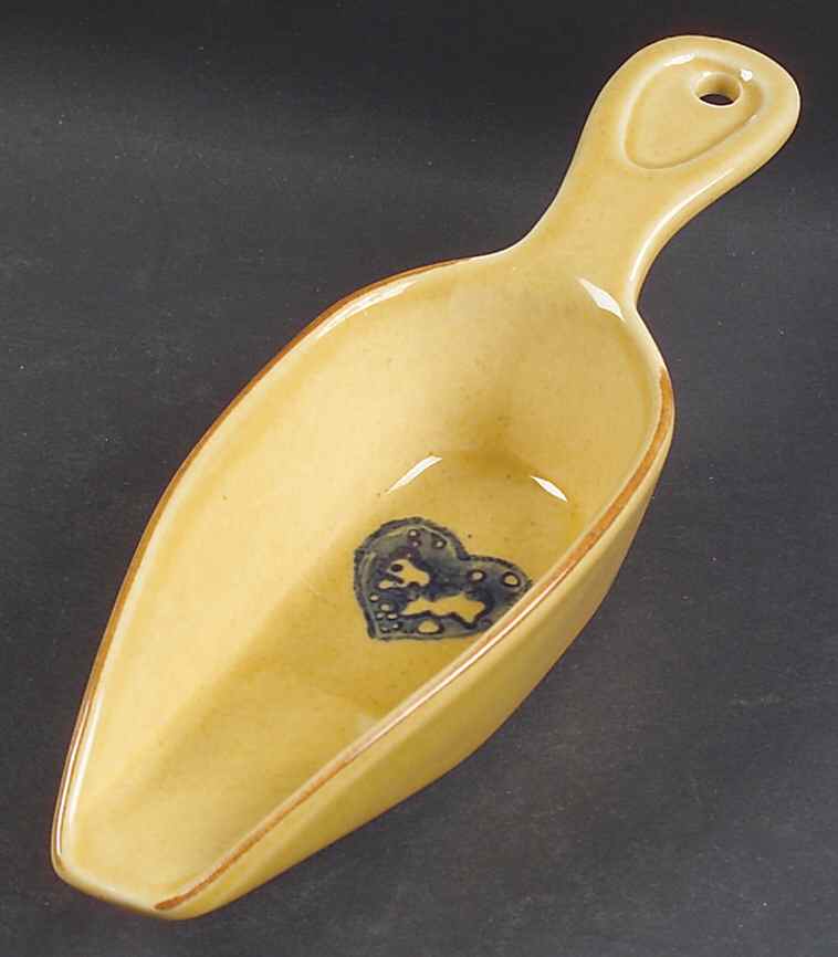 America (Discontinued 1989) Large Scoop by Pfaltzgraff-1