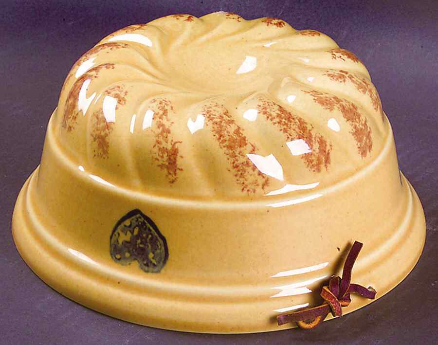 America (Discontinued 1989) Jello Mold by Pfaltzgraff-1