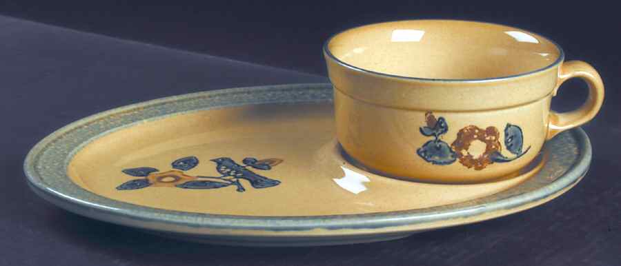 America (Discontinued 1989) Snack Tray & Soup Mug Set by Pfaltzgraff-1