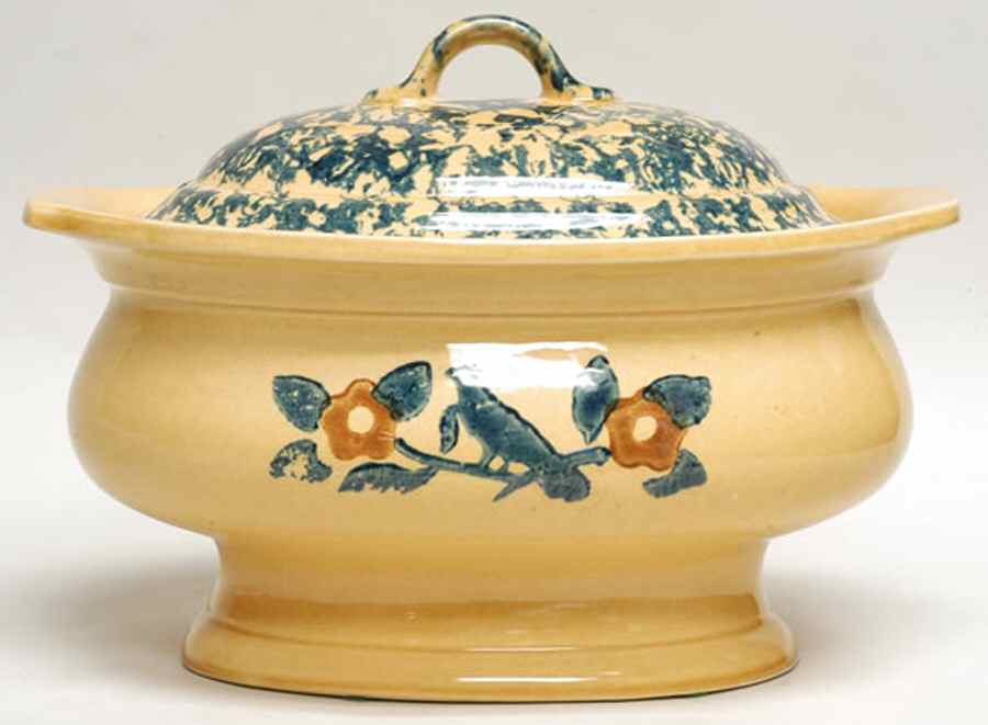 America (Discontinued 1989) Tureen &  Lid by Pfaltzgraff-1
