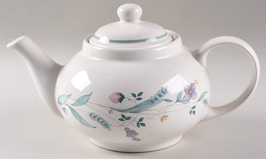 April Teapot & Lid by Pfaltzgraff-1