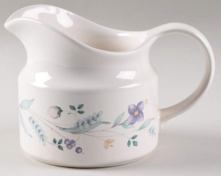 April Round Gravy Boat by Pfaltzgraff-1