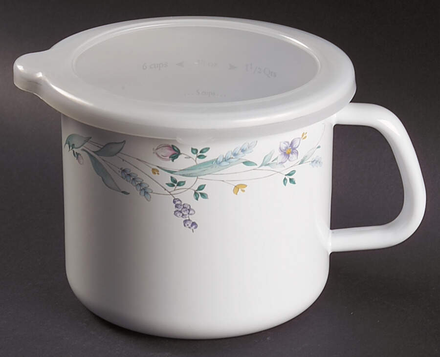 April 4-In-1 Metal Measuring Cup with Plastic Lid by Pfaltzgraff-1