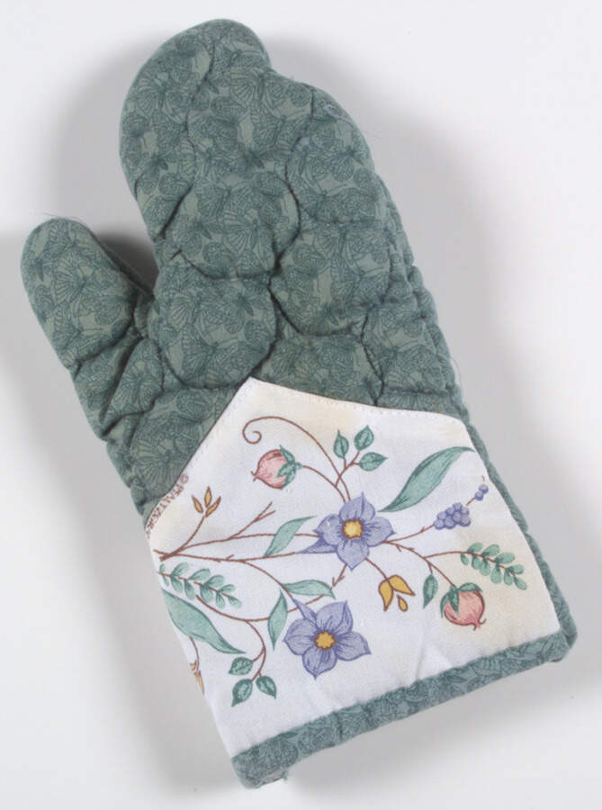 April Cloth Oven Mitt by Pfaltzgraff-1