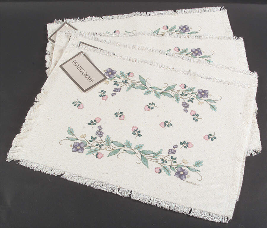 April Cloth Placemat - Set of 4 by Pfaltzgraff-1