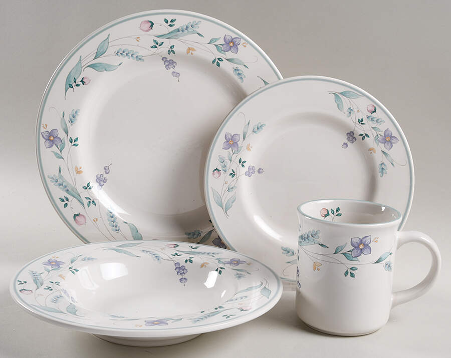 April 32  Piece Estate Set by Pfaltzgraff-1