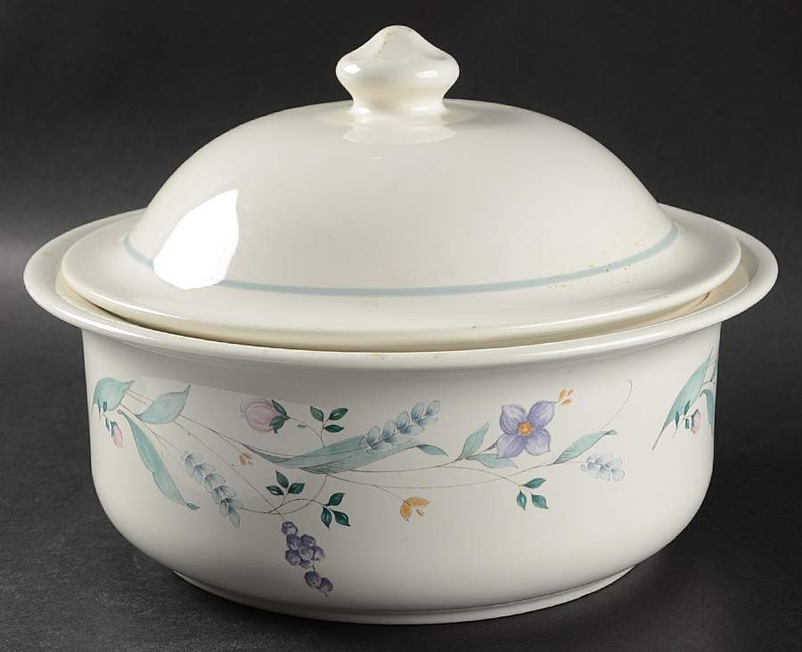 April 2 Qt Round Covered Casserole by Pfaltzgraff-1