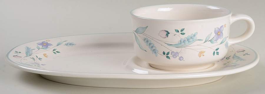April Snack Tray & Soup Mug Set by Pfaltzgraff-1