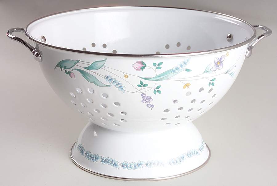 April 5 Quart Metal Colander by Pfaltzgraff-1