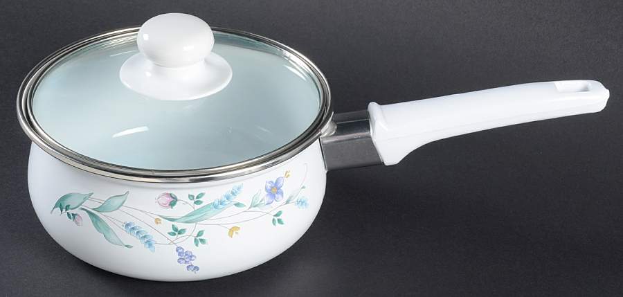 April 1.5 Quart Metal Covered Saucepan by Pfaltzgraff-1