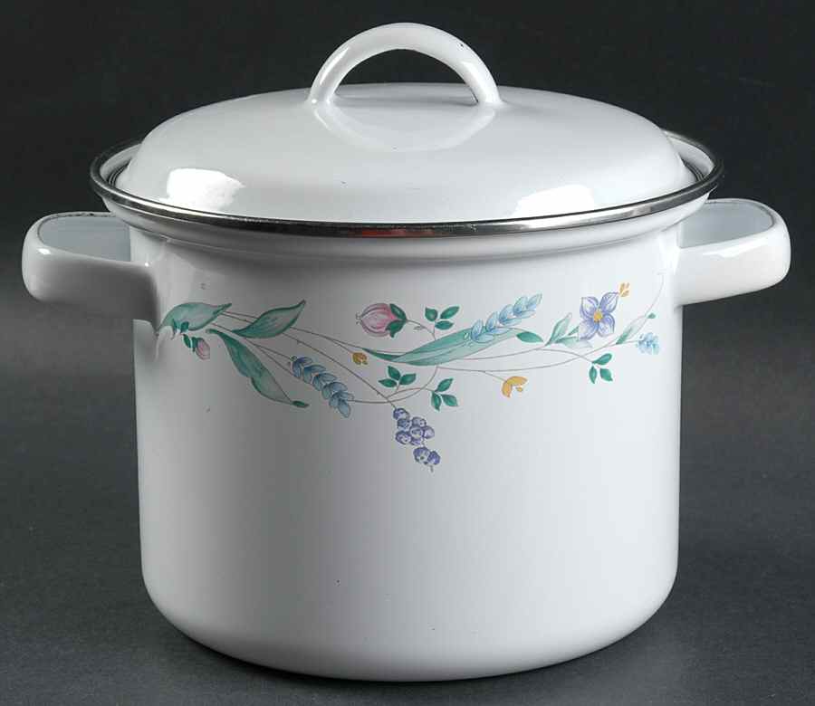 April 2.5 Qt Metal Stockpot & LId by Pfaltzgraff-1