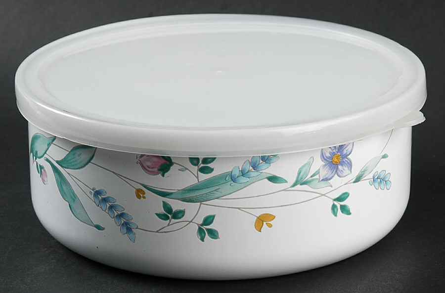 April 6 5/8" Metal Bowl W/Plastic Lid by Pfaltzgraff-1