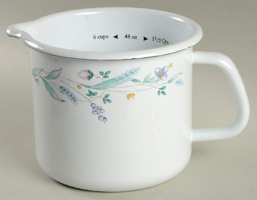 April 4-In-1 Metal Measuring Cup by Pfaltzgraff-1
