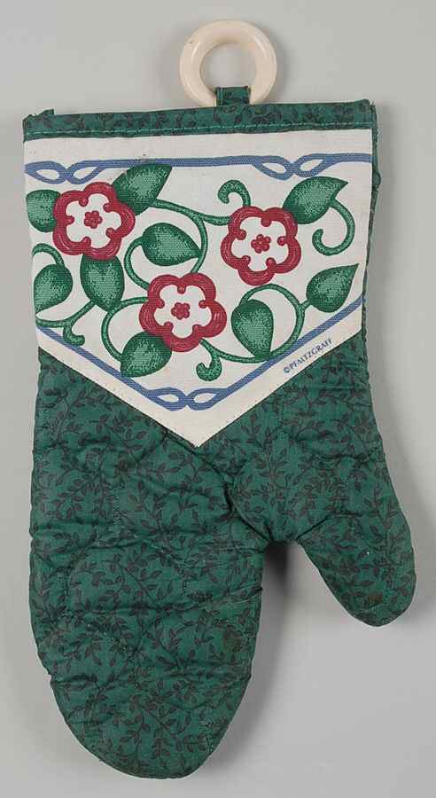 Arbor Vine Cloth Oven Mitt by Pfaltzgraff-1
