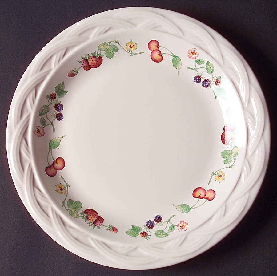 Berry Basket Luncheon Plate by Pfaltzgraff-1