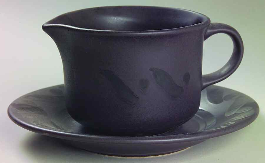 Black Pinwheels Gravy Boat & Underplate by Pfaltzgraff-1
