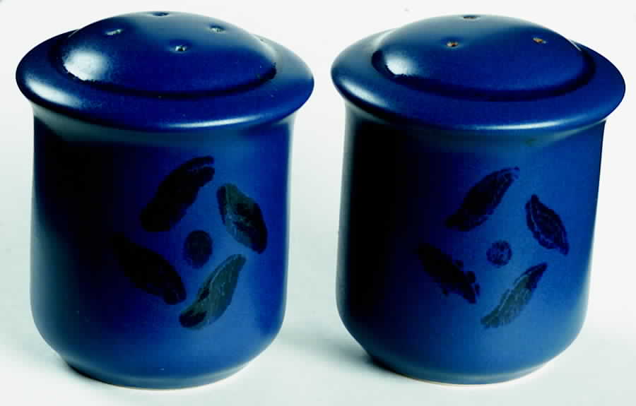 Blue Pinwheels Salt & Pepper Set by Pfaltzgraff-1