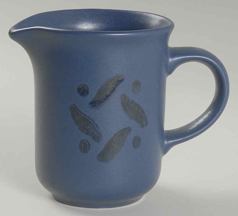 Blue Pinwheels Creamer by Pfaltzgraff-1
