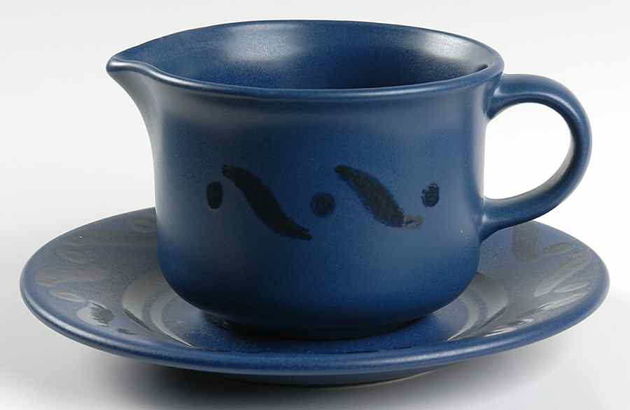 Blue Pinwheels Gravy Boat & Underplate by Pfaltzgraff-1