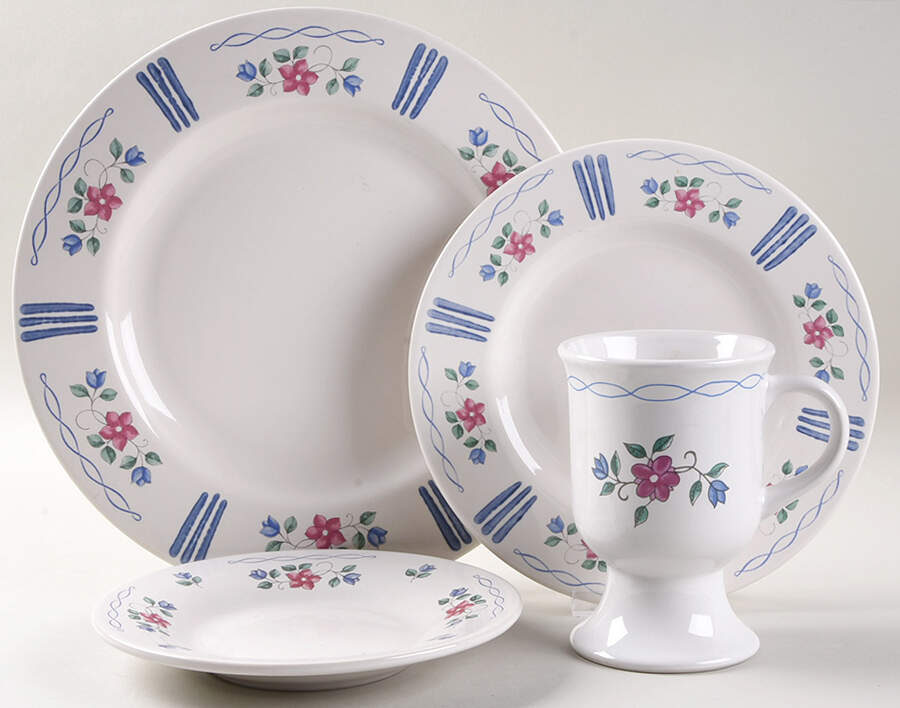 Bonnie Brae 4 Piece Place Setting by Pfaltzgraff-1