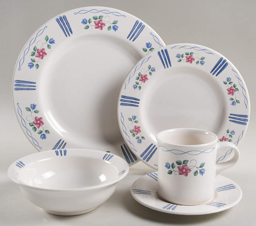 Bonnie Brae 40 Piece Estate Set by Pfaltzgraff-1