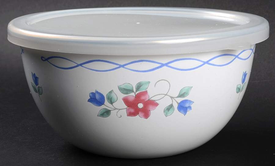 Bonnie Brae 6 5/8" Metal Bowl W/Plastic Lid by Pfaltzgraff-1