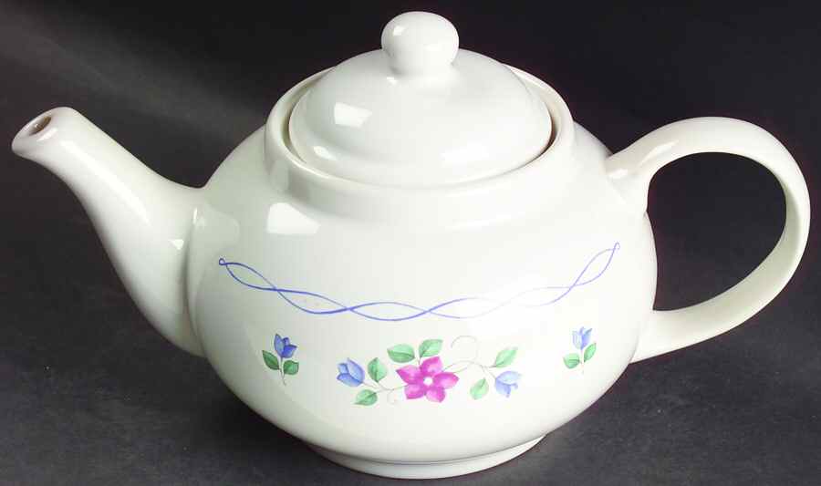 Bonnie Brae Teapot & Lid by Pfaltzgraff-1