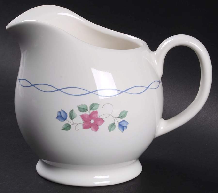 Bonnie Brae Large Gravy Boat/Pitcher by Pfaltzgraff-1