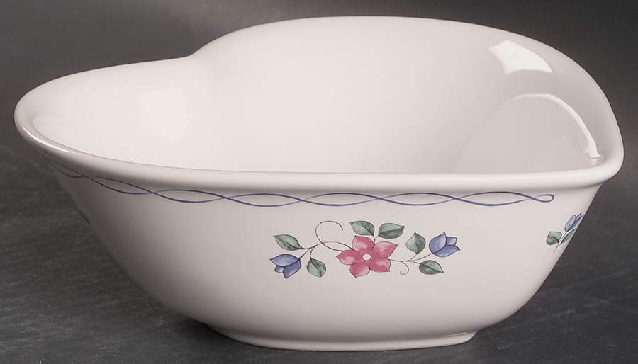 Bonnie Brae 8" Heart Shaped Bowl by Pfaltzgraff-1