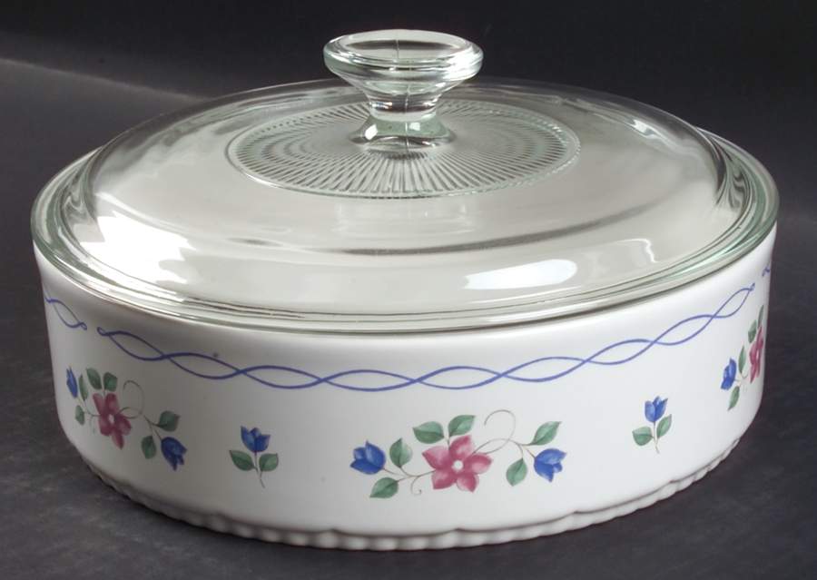 Bonnie Brae 1.5 Quart Round Covered Baker by Pfaltzgraff-1