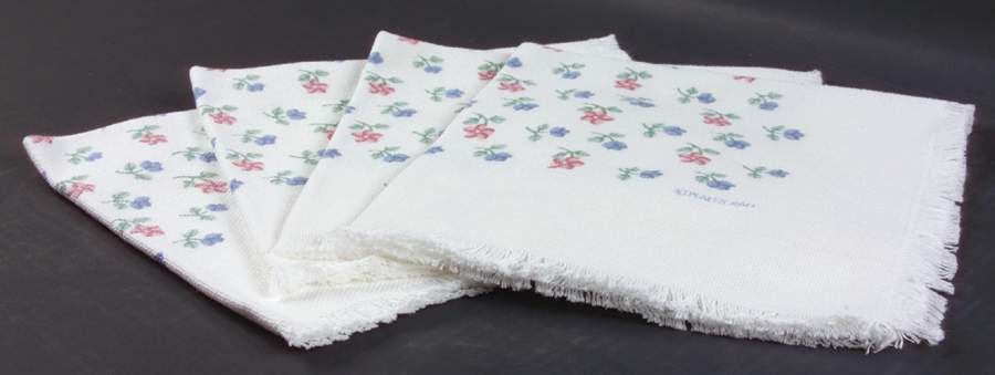 Bonnie Brae Cloth Napkin - Set of 4 by Pfaltzgraff-1