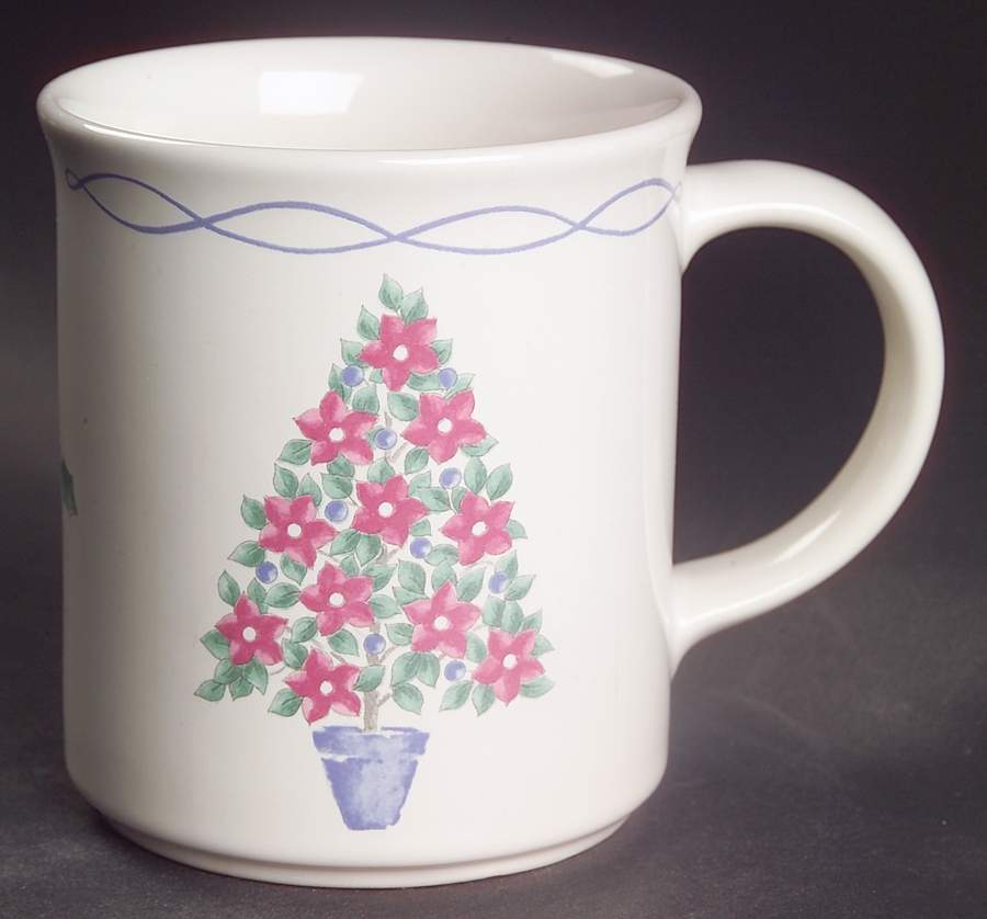 Bonnie Brae Holiday Mug by Pfaltzgraff-1