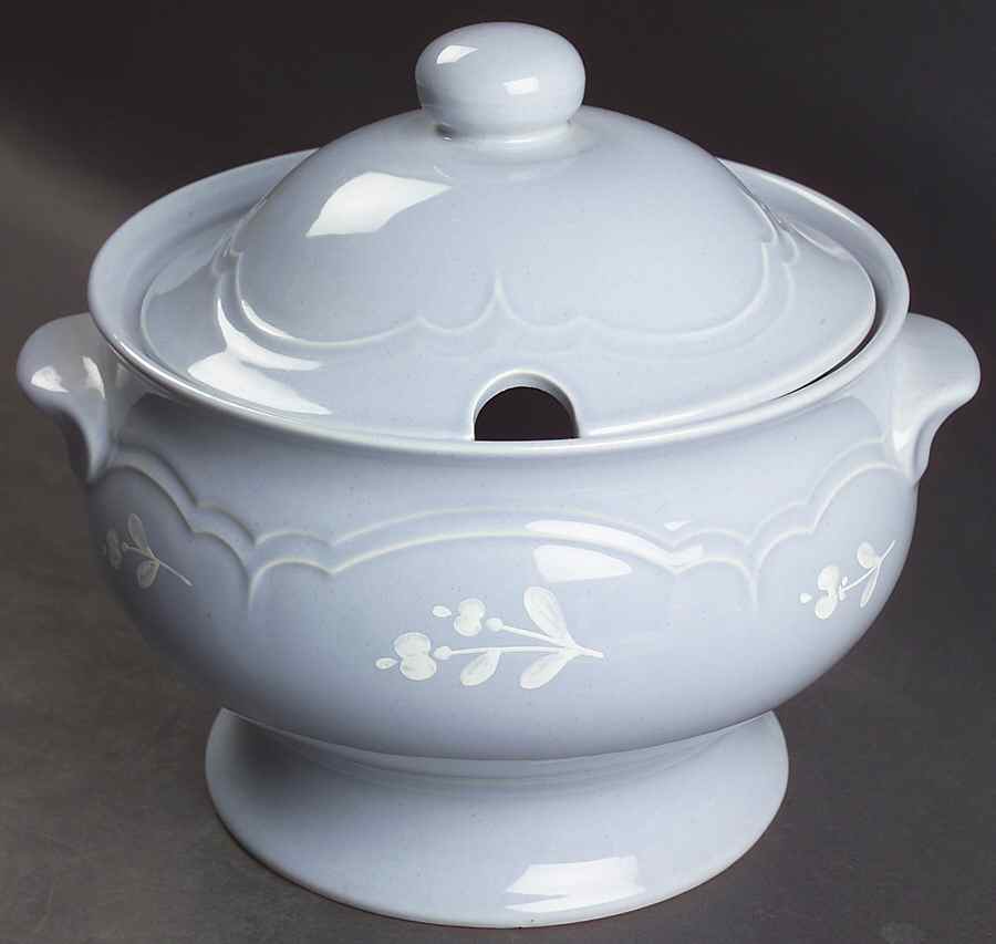 Bouquet Tureen &  Lid by Pfaltzgraff-1