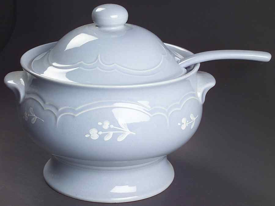 Bouquet Tureen & Lid w/Ladle by Pfaltzgraff-1
