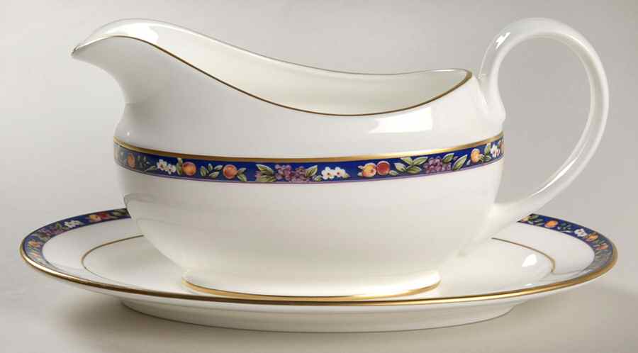 Camden Gravy Boat & Underplate by Pfaltzgraff-1